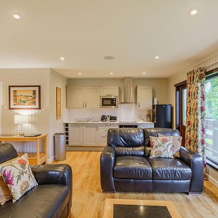 Bluebell Lodge 4 With Hot Tub Ньютон Стюарт Экстерьер фото